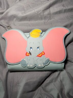 Dumbo loungefly wallet!